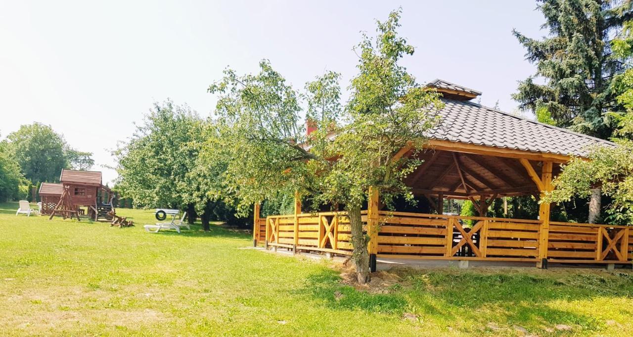 Willa-Restauracja Victoria Ostrowiec Świętokrzyski Kültér fotó
